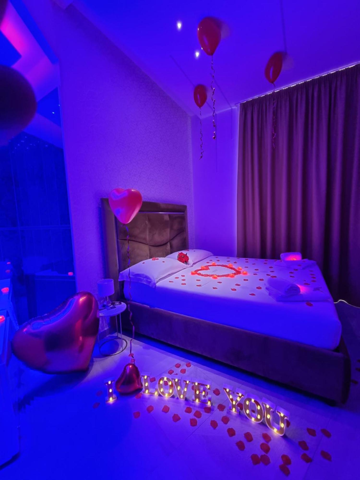 Twin Towers Naples Luxury Bed & Breakfast エクステリア 写真