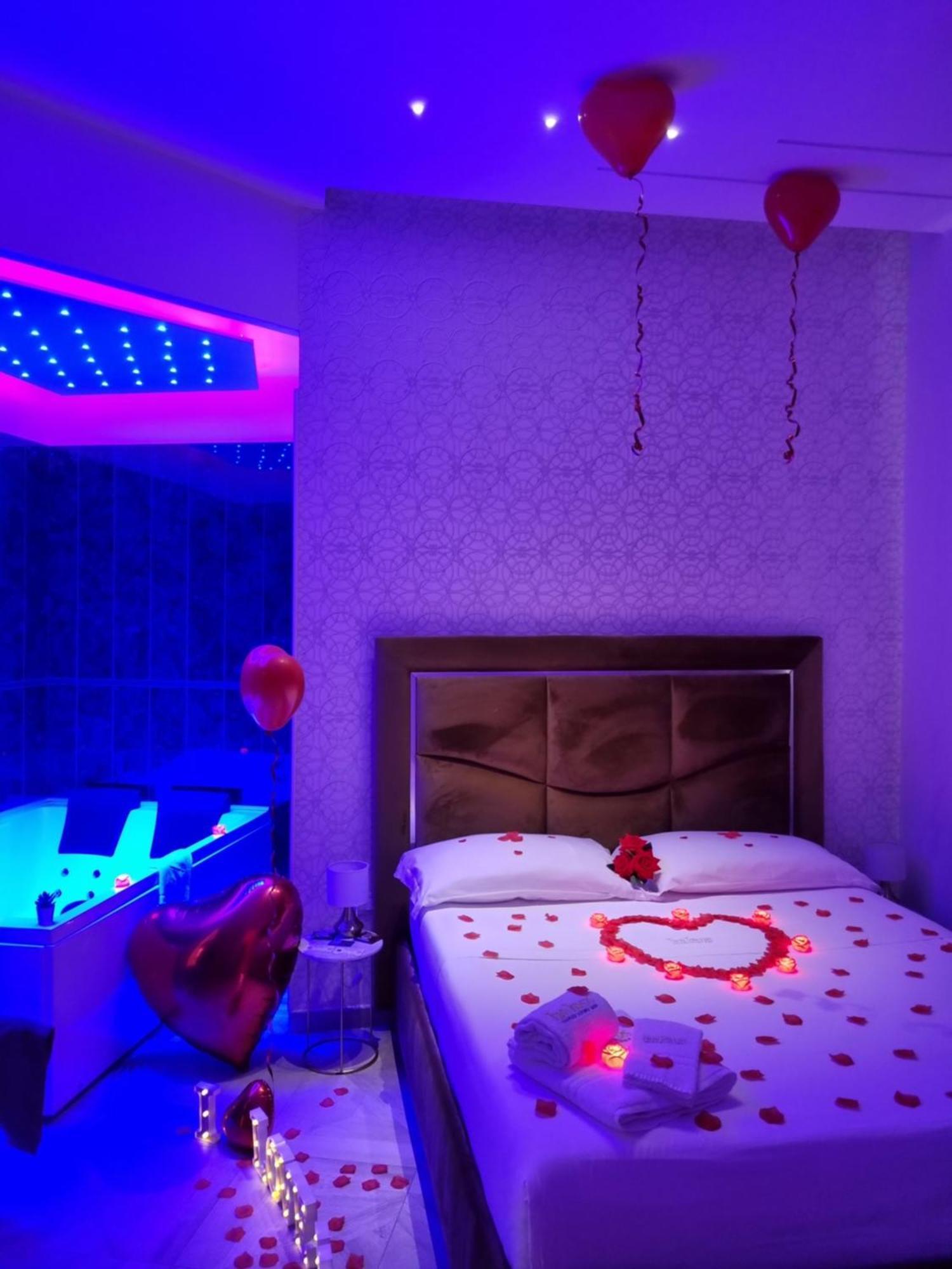 Twin Towers Naples Luxury Bed & Breakfast エクステリア 写真