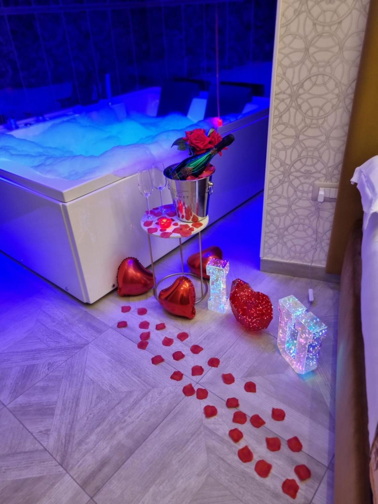Twin Towers Naples Luxury Bed & Breakfast エクステリア 写真