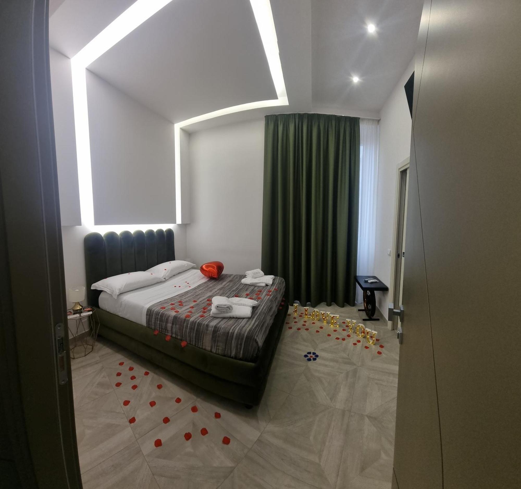 Twin Towers Naples Luxury Bed & Breakfast エクステリア 写真